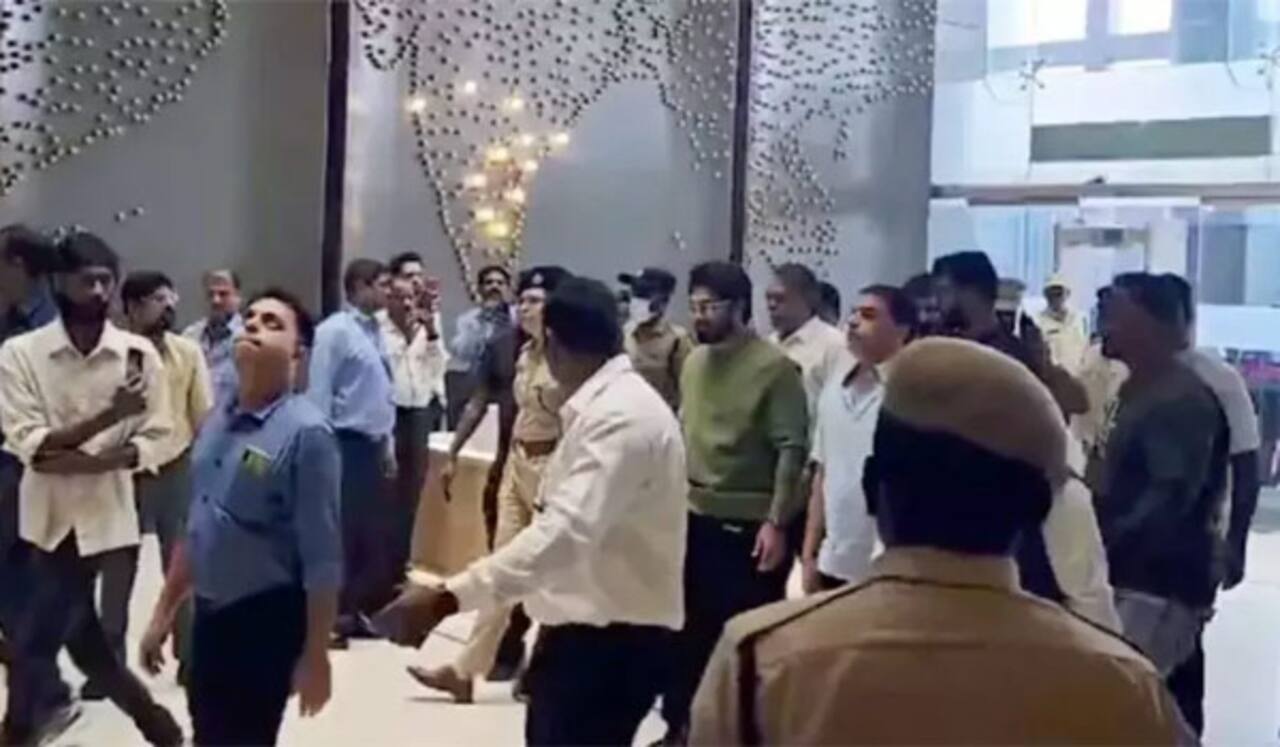 மருத்துவமனையில் சிகிச்சை பெற்று வரும் சிறுவனை நேரில்  நலம் விசாரித்த  அல்லு அர்ஜுன்