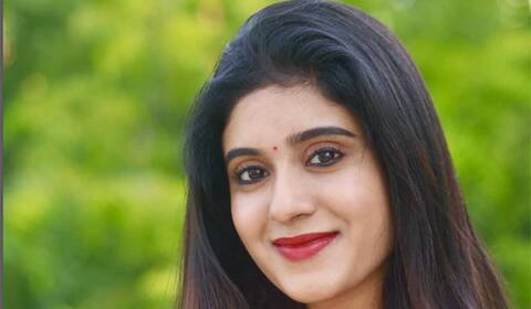 ஆனந்த ராகம் தொடலிலிருந்து விலகிய ஸ்வேதா