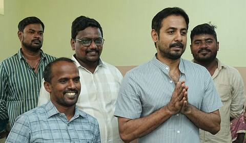 ஆரியின் 4த் புளோர்