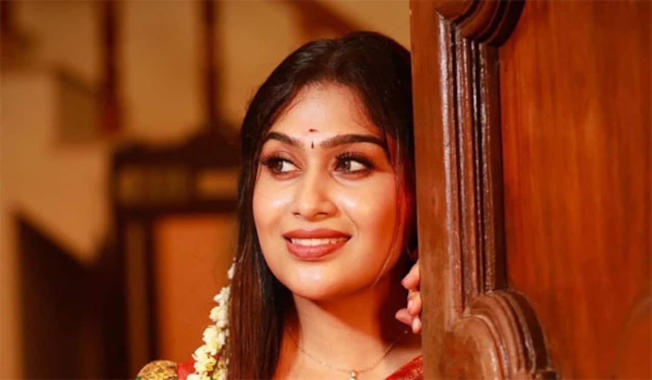 அடுத்தடுத்து இரண்டு சீரியல்களில் கமிட்டான ஷோபனா