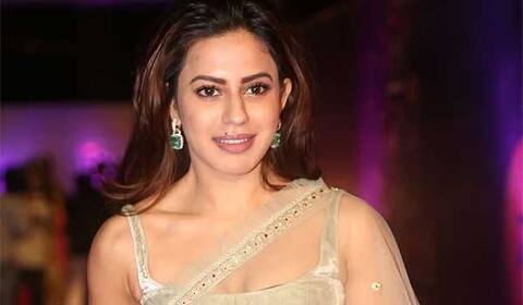 தங்கக் கடத்தலில் கைது செய்யப்பட்ட விக்ரம் பிரபு பட நாயகி
