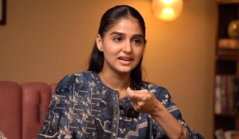 இயக்குனரின் குற்றச்சாட்டுக்கு அனஸ்வரா ராஜன் பதிலடி ; நடிகர் சங்கத்திலும் புகார் கொடுத்தார்