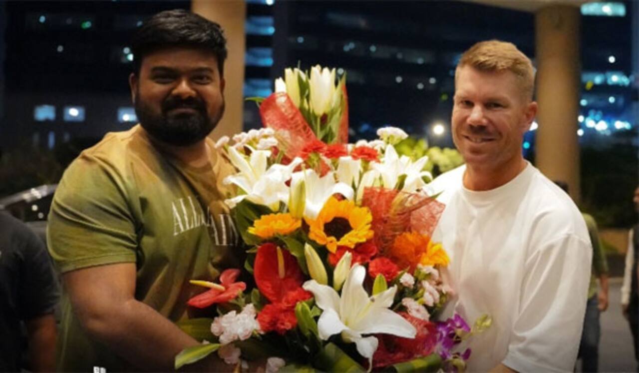 ராபின் ஹுட் புரமோஷனுக்காக ஹைதராபாத் வந்த டேவிட் வார்னர்