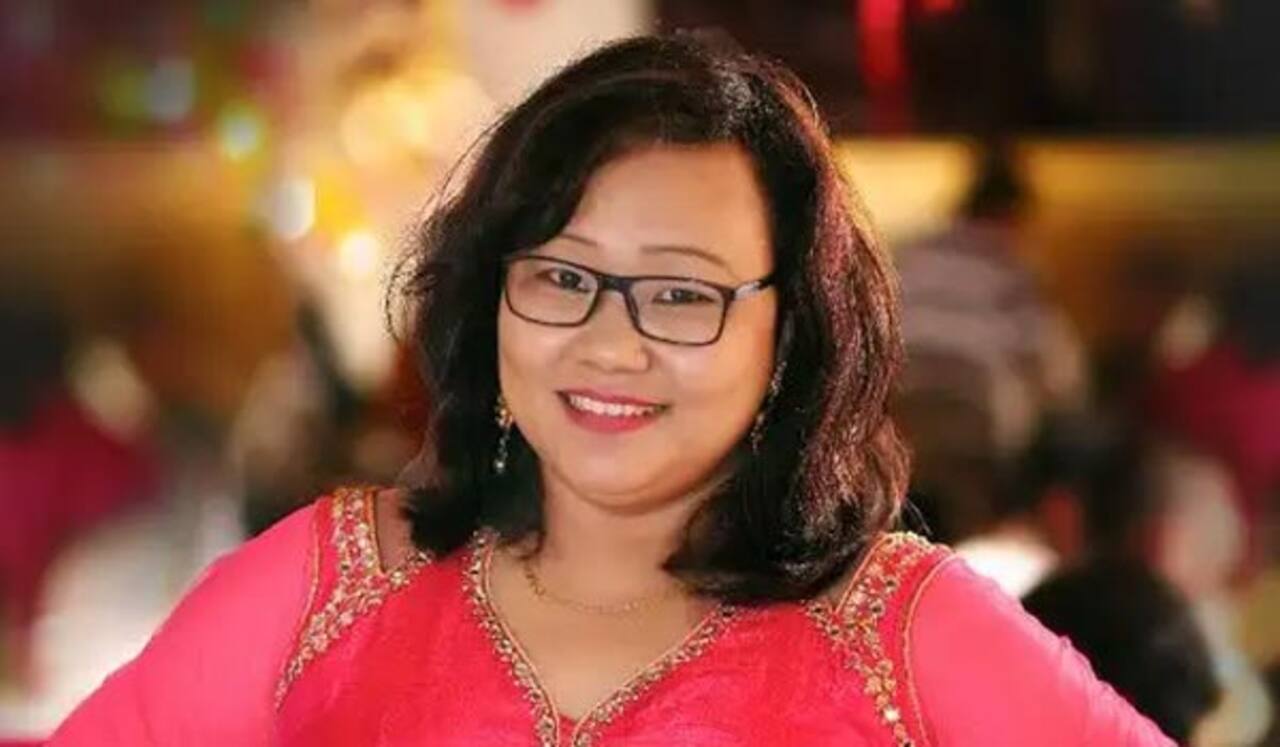 சின்னத்திரை காமெடி நடிகை ஷர்மிளா மீது பாஸ்போர்ட் மோசடி வழக்கு பதிவு
