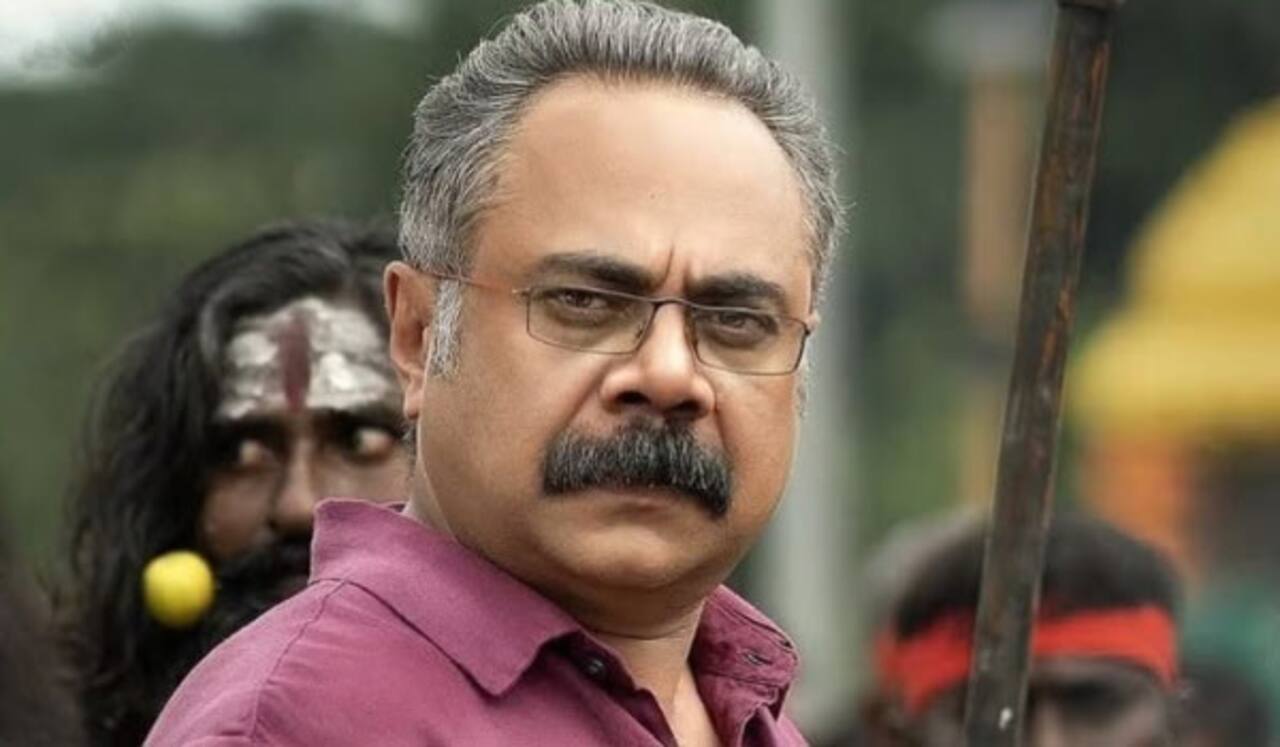 பாத்ரூம் பிரஷ் போன்ற மீசையுடன் ஒருவர் வேண்டும் : தொடரும் பட வில்லன் கிடைத்தது இப்படித்தான்