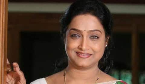 பிளாஷ்பேக் : பூனை கண்ணை மறைக்க லென்ஸ் வைத்து நடித்த சாதனா