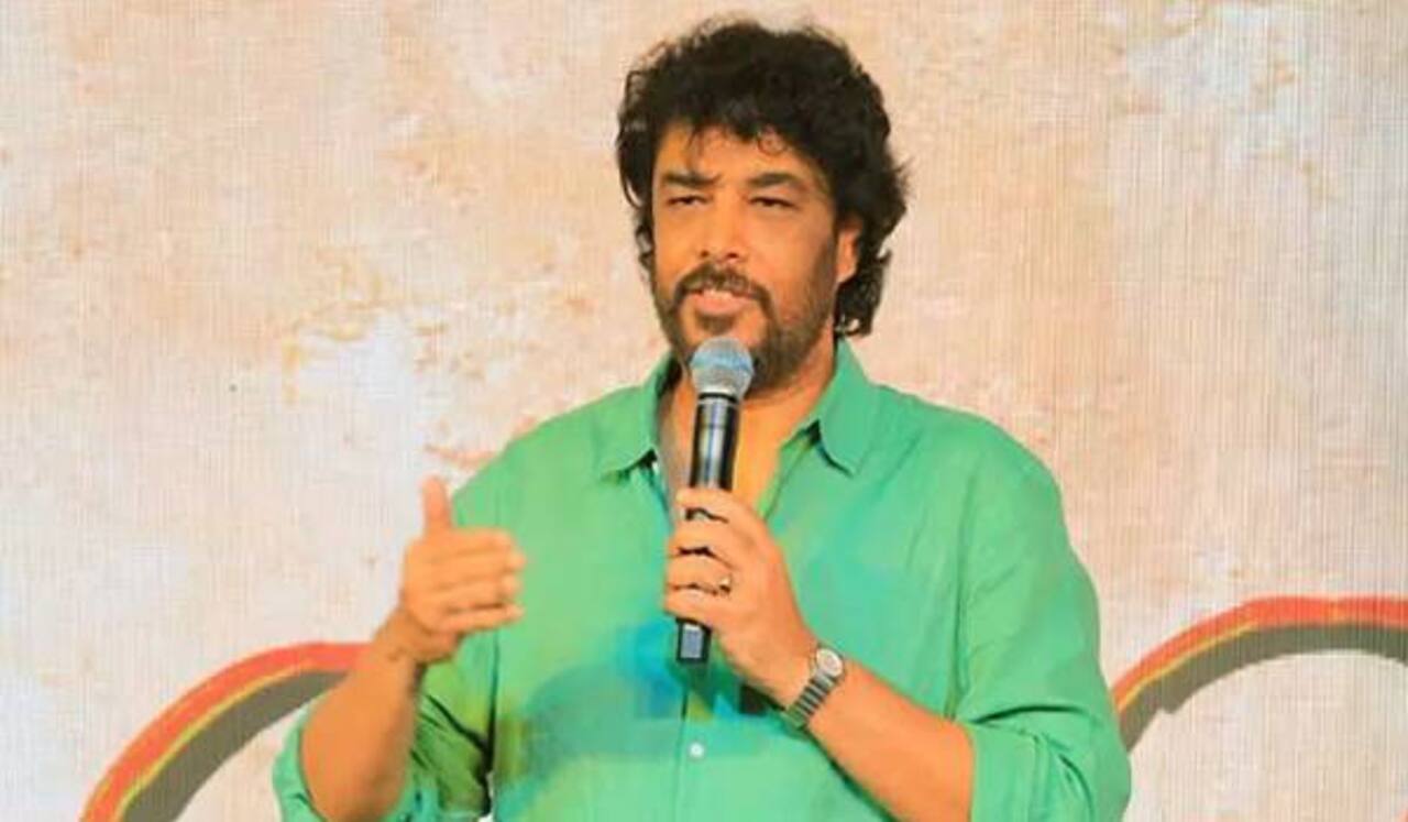 சுந்தர்.சியிடம் பார்ட்டி கேட்கும் நண்பர்கள்