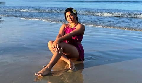தோழிகள் படைசூழ தாய்லாந்து நாட்டிற்கு டூர் சென்ற கவுரி கிஷன்!