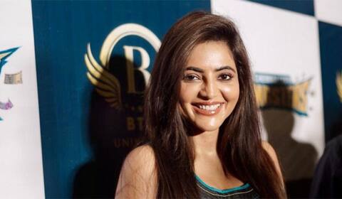 பிளாஸ்டிக் சர்ஜரி ஆபரேஷன் செய்தாரா அதுல்யா