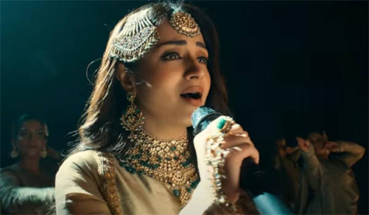 முத்த மழை வீடியோ வெளியான பின்பும் சர்ச்சை