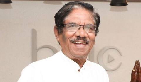 மலேசியாவில் ஓய்வெடுக்கும் பாரதிராஜா