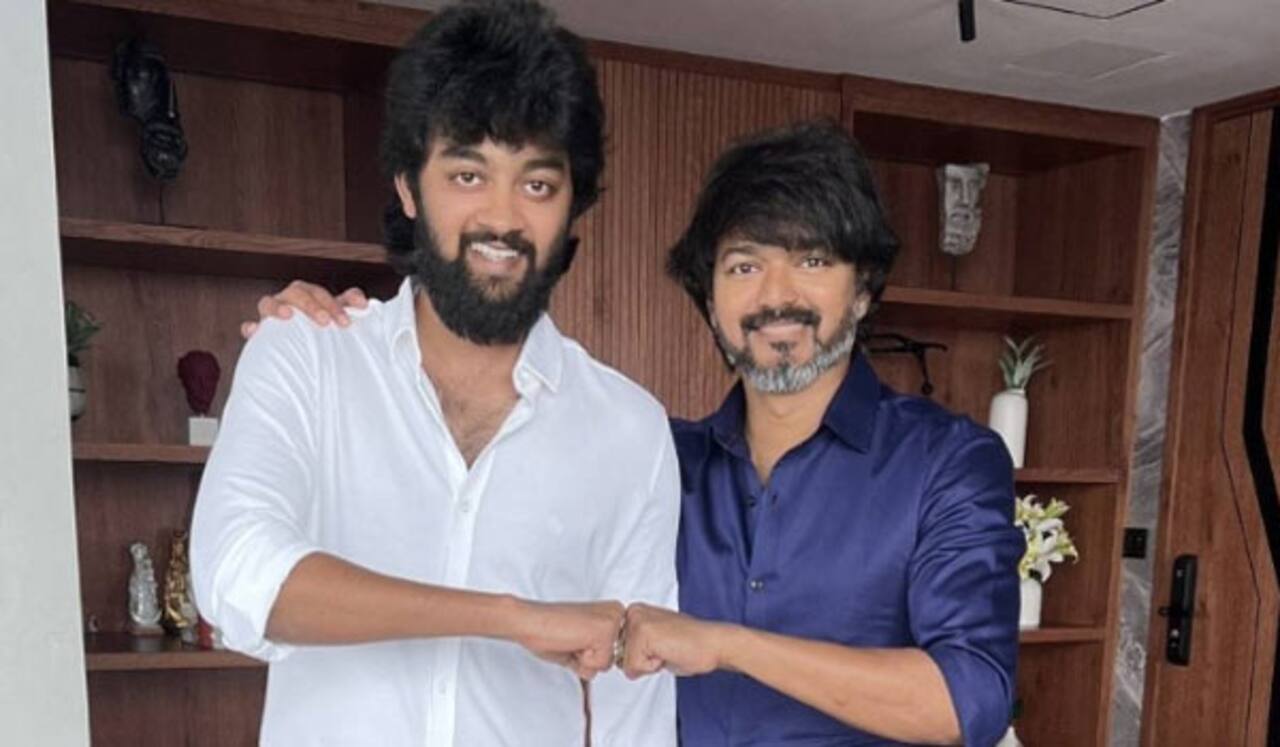 பன் பட்டர் ஜாமுக்காக ராஜு ஜெயமோகனை பாராட்டிய விஜய்