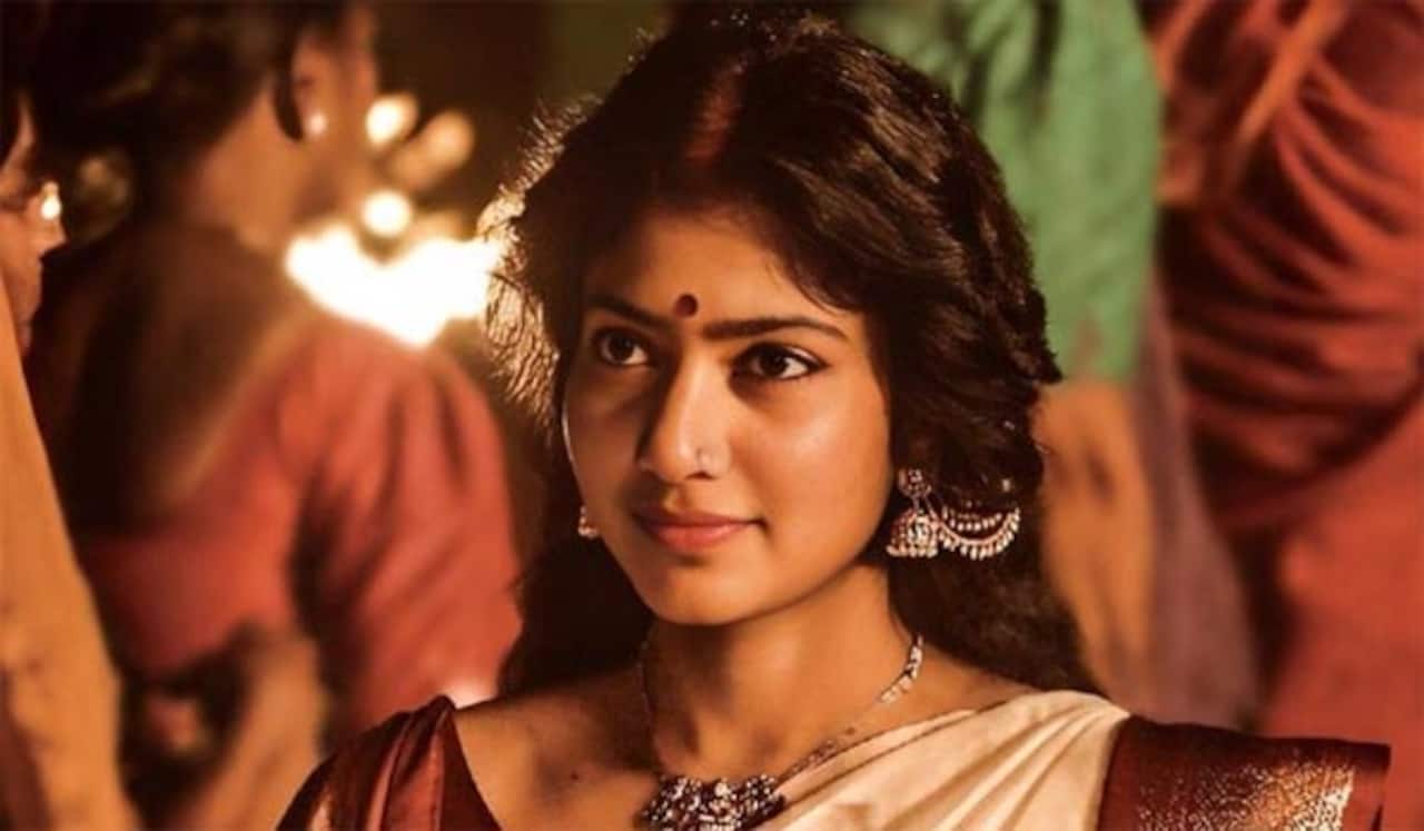 சோசியல் மீடியாவில் விமர்சிக்கப்படும் சாய்பல்லவியின் சீதா தேவி கதாபாத்திரம்!