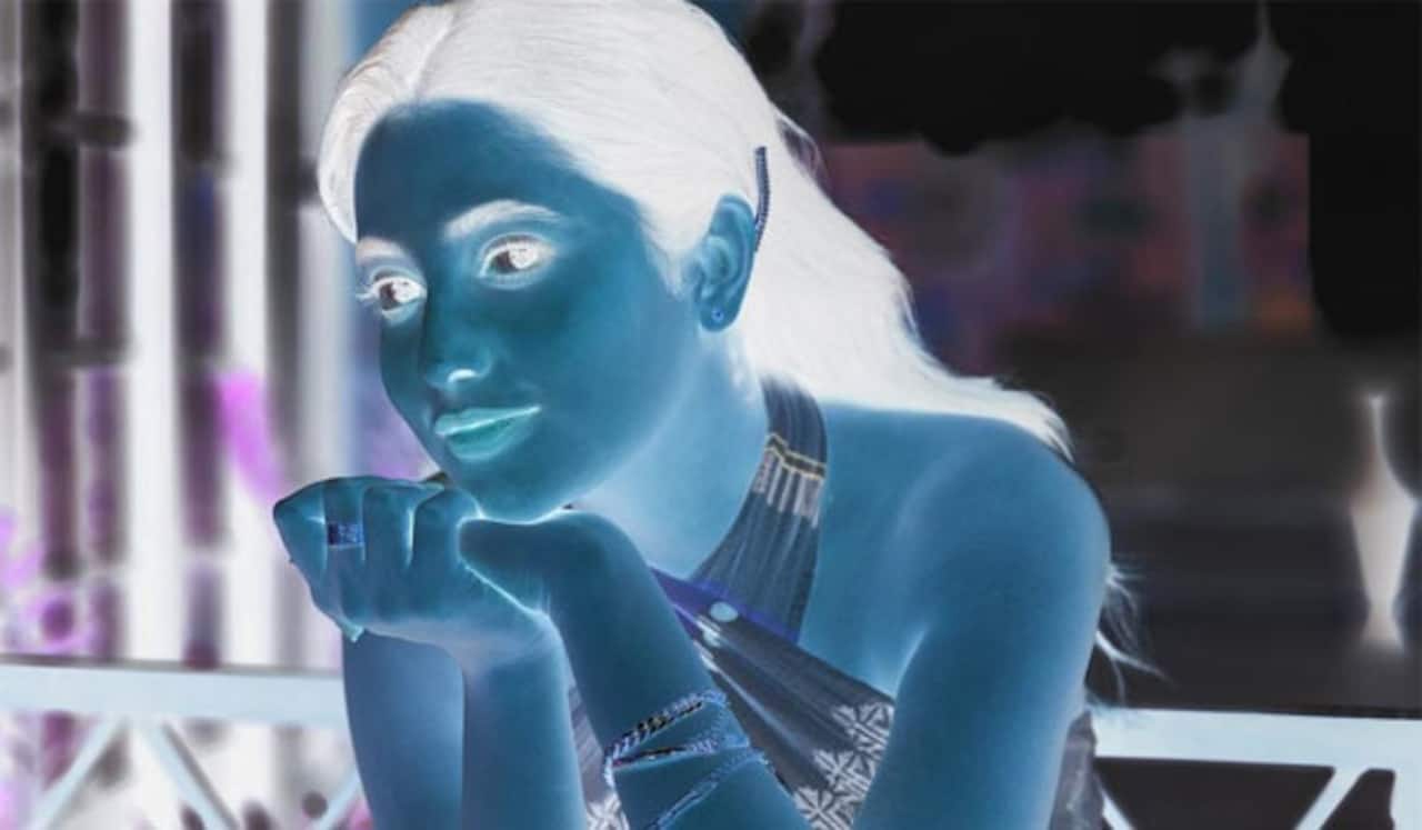 பாய் பிரண்ட் உடன் படப்பிடிப்புக்கு வரும் நடிகை