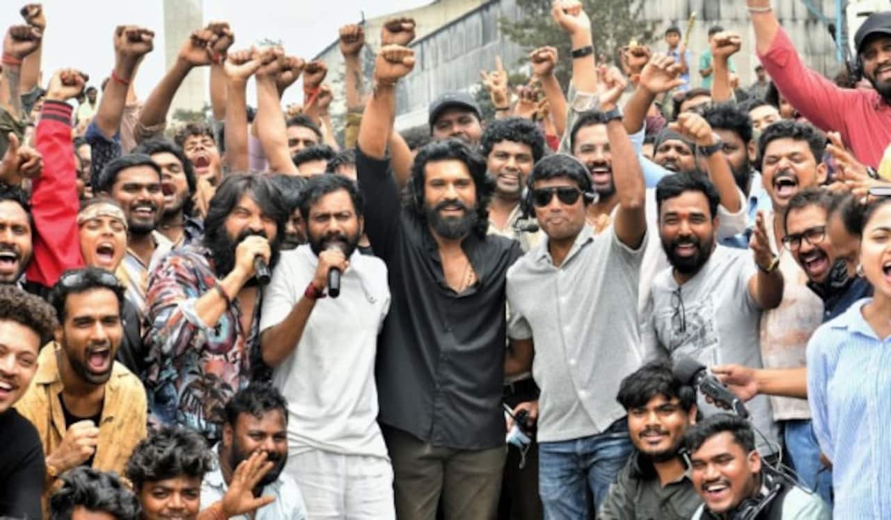 ‛பெத்தி பட பாடலுக்கு ஆயிரம் பேருடன் நடனமாடிய ராம்சரண்