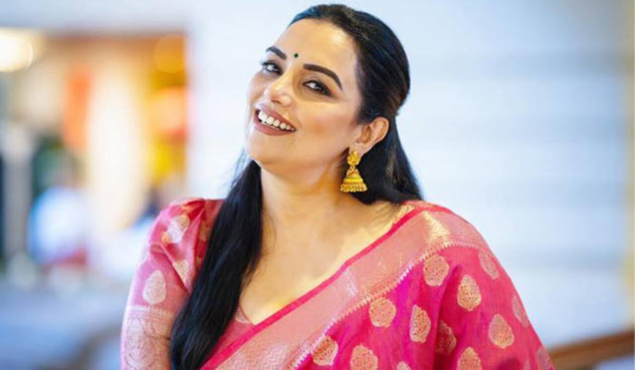 ஸ்வேதா மேனன் மீது நடவடிக்கை எடுக்க தடை நீடிப்பு