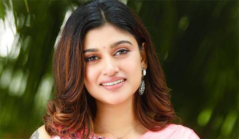 ஓவியாவை அசிங்கமாக விமர்சிக்கும் விஜய் ரசிகர்கள்