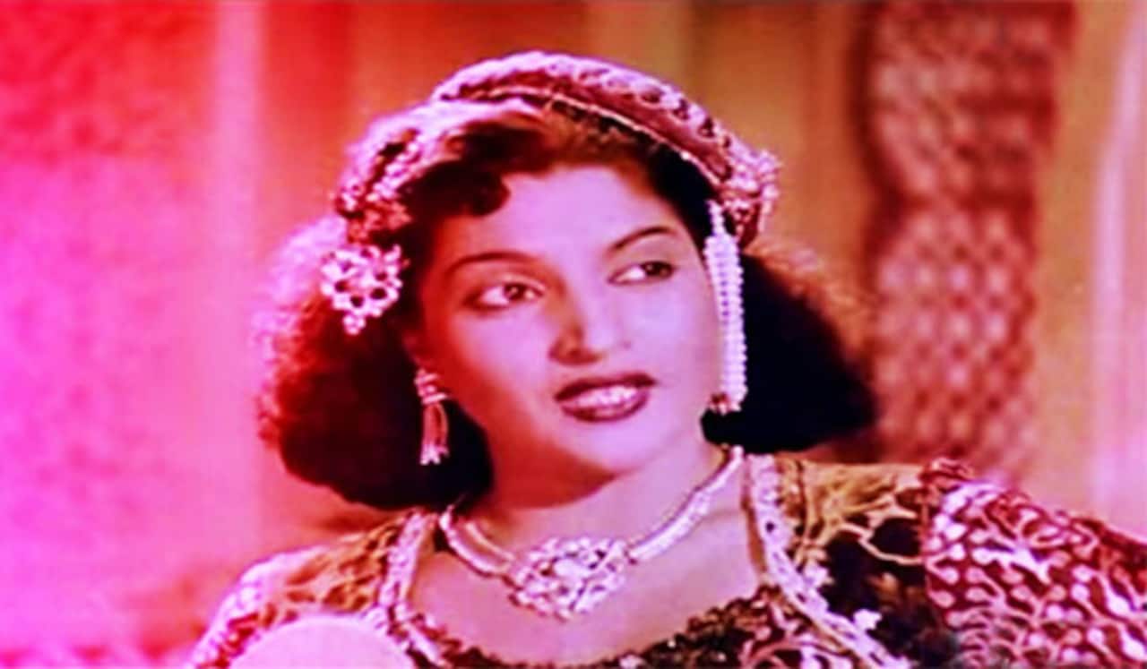 பிளாஷ்பேக்: வில்லி வேடத்தில் கலக்கிய ஜெயலலிதாவின் சித்தி