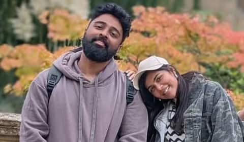 லோகா ஒளிப்பதிவாளருக்கு விலை உயர்ந்த வாட்ச் பரிசளித்த கல்யாணி பிரியதர்ஷன்