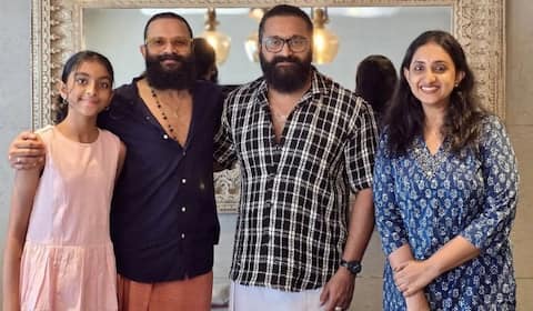 ‛காந்தாரா சாப்டர் 1 வெற்றியை ஜெயசூர்யா வீட்டில் கொண்டாடிய ரிஷப் ஷெட்டி