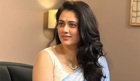 சோஷியல் மீடியாவில் திடீரென வைரலான கிரிஜா ஓக் காட்போலி