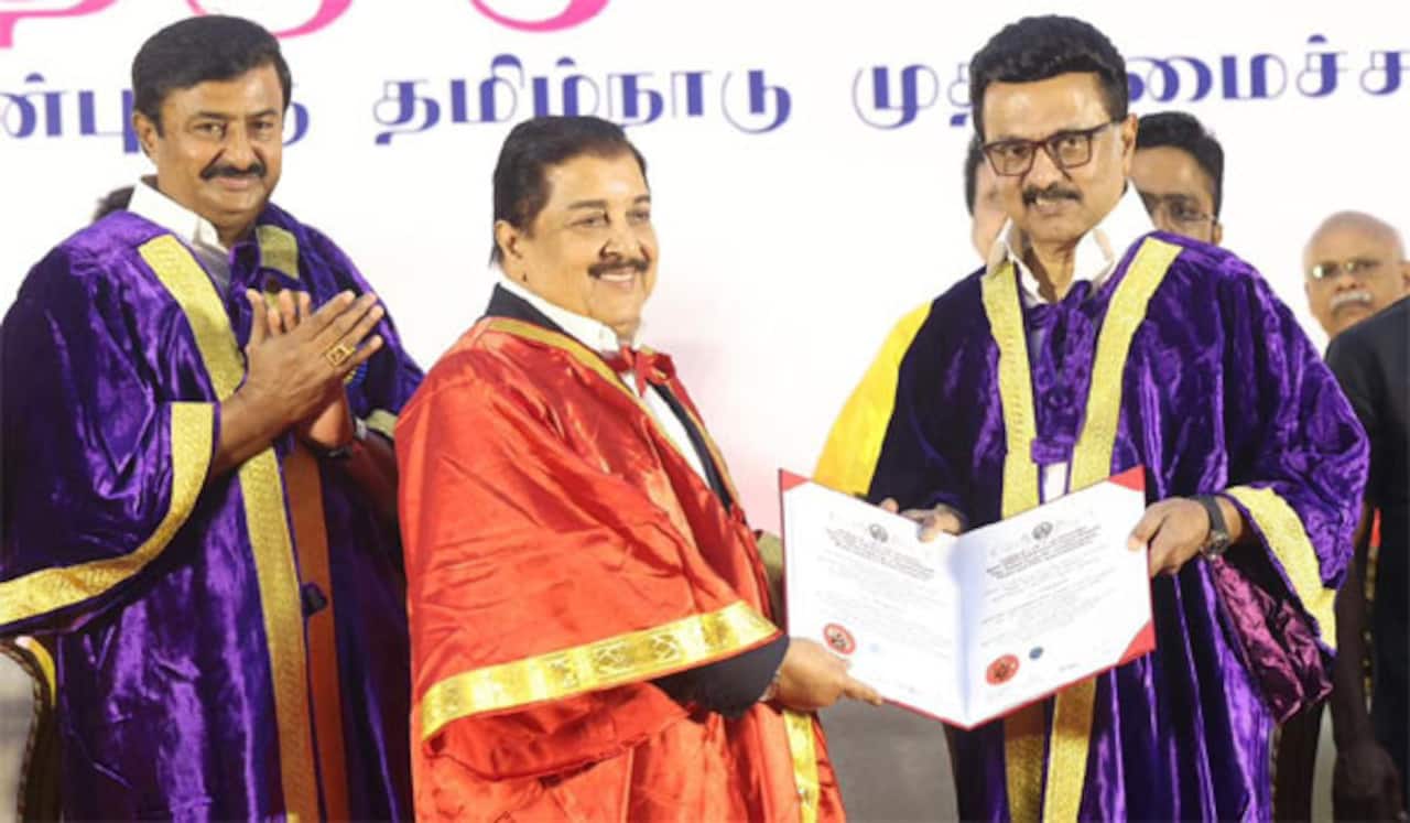 நடிகர் சிவகுமாருக்கு கவுரவ டாக்டர் பட்டம்