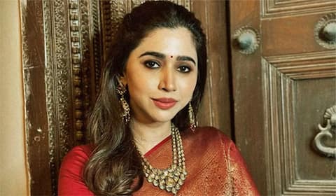 பன்றியுடன் சண்டை போடக்கூடாது: ஆர்த்தி விமர்சனம்