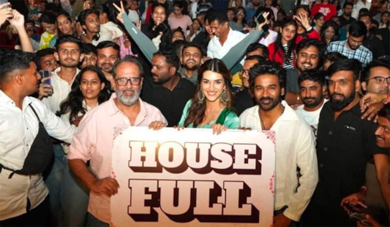 ஹிந்தியில் படத்துக்கு வரவேற்பு: புனேவுக்கு நடிகர் தனுஷ் விசிட்