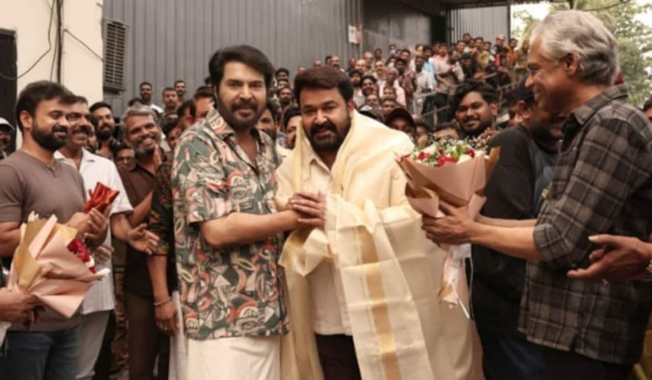 தாதா சாஹேப் விருது பெற்ற மோகன்லாலை பேட்ரியாட் படப்பிடிப்பு தளத்தில் கவுரவித்த மம்முட்டி