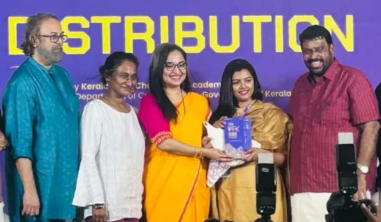 30வது கேரள சர்வதேச திரைப்பட விழாவின் முதல் பிரதிநிதியாக கவுரவிக்கப்பட்ட நடிகை லிஜோமோல் ஜோஸ்