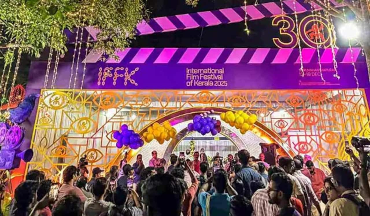 கேரள திரைப்பட விழாவில் 19 படங்கள் திடீர் நீக்கம்: ரசிகர்கள் ஆர்ப்பாட்டம்