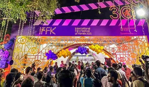 கேரள திரைப்பட விழாவில் 19 படங்கள் திடீர் நீக்கம்: ரசிகர்கள் ஆர்ப்பாட்டம்