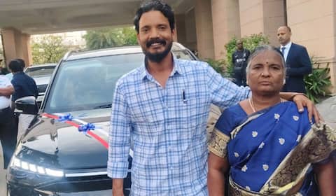 முதல் படம் வெளியாகும் முன்பே சிறை இயக்குனருக்கு கார் பரிசு