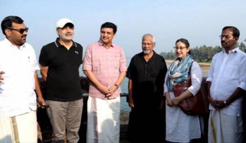 30 வருடம் கழித்து கேரள துறைமுகத்திற்கு விசிட் அடித்த பம்பாய் படக்குழு