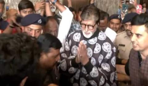 அமிதாப் பச்சனை பார்க்க ஷாப்பிங் மாலில் நடந்த தள்ளுமுள்ளுவில் கண்ணாடி உடைப்பு : ரசிகர்கள் காயம்