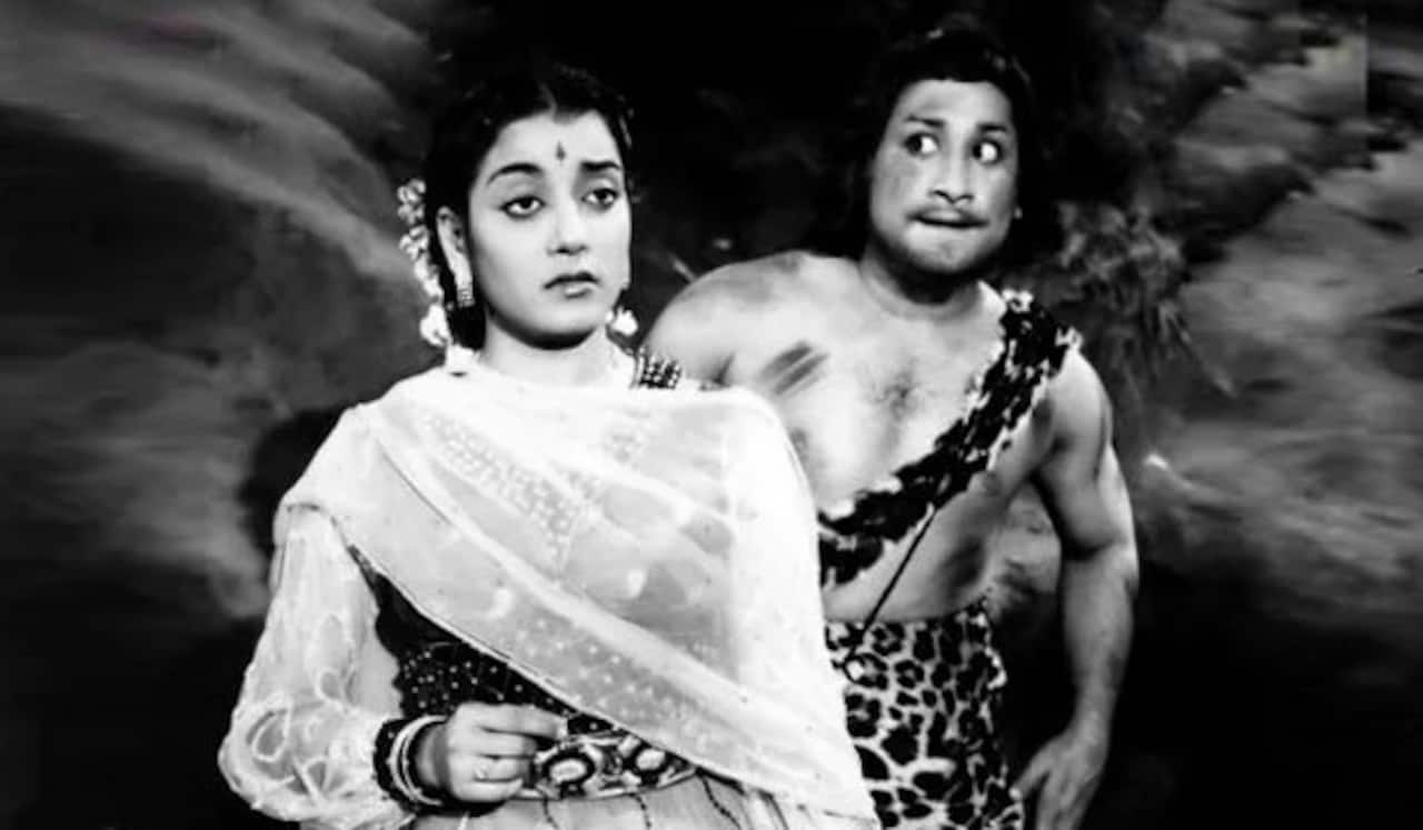 பிளாஷ்பேக் : 2 ஆங்கில படங்களை தழுவி உருவான தங்கமலை ரகசியம்