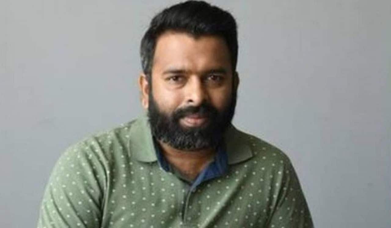 கடைசி நிமிடங்களில் கத்தாரில் இருந்து தப்பிய சந்தோஷ் நாராயணன்