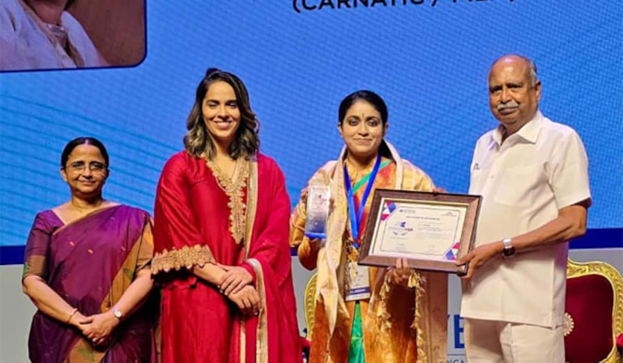 கர்நாடக பாடகி எஸ்.ஜே. ஜனனிக்கு எம்போஹெர் விருது