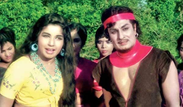 பிளாஷ்பேக்: பாலைவனத்தில், பணத்தை வாரி இறைத்து, படப்பிடிப்பு நடத்திய எம் ஜி ஆரின் வெற்றிச் சித்திரம்