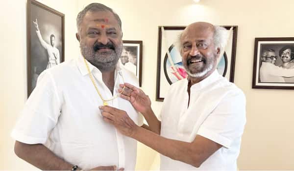 படையப்பா தயாரிப்பாளருக்கு தங்க செயின் பரிசளித்த ரஜினி