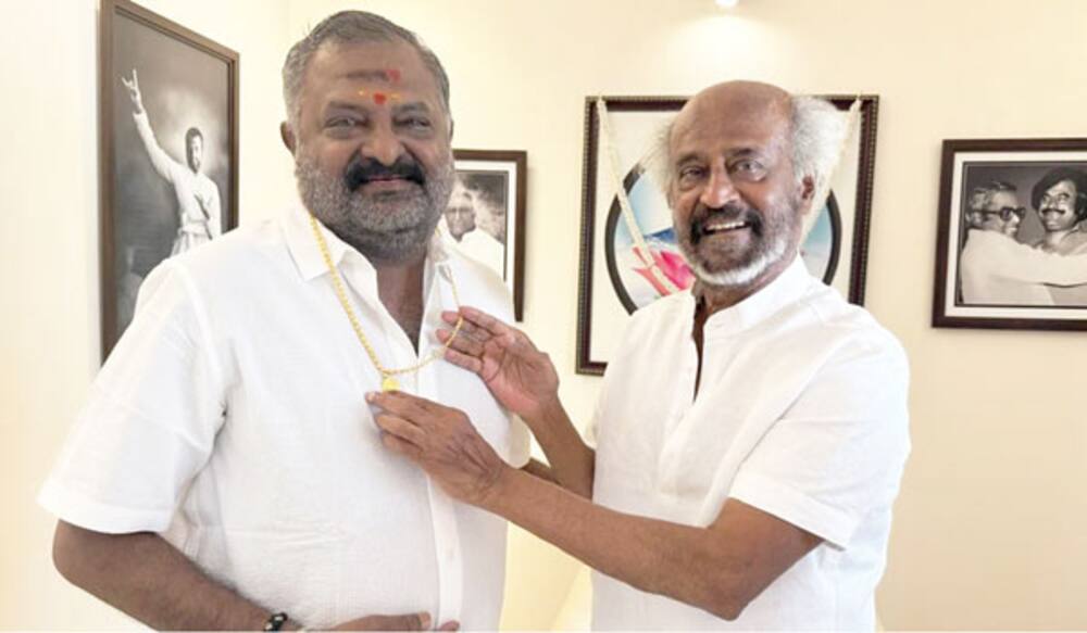படையப்பா தயாரிப்பாளருக்கு தங்க செயின் பரிசளித்த ரஜினி