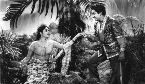 பிளாஷ்பேக்: நிஜ சம்பவத்தை தழுவிய கிரைம் திரில்லர்