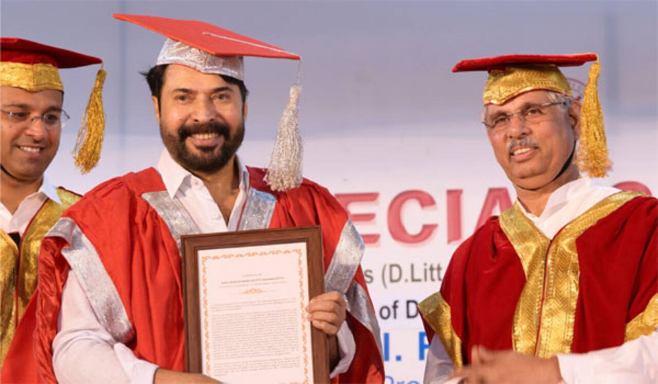 கேரள கவர்னரிடமிருந்து கவுரவ முனைவர் பட்டம் பெற்ற மம்முட்டி
