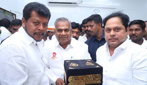 விஜயின் த.வெ.க கட்சியில் இணையும் திரை பிரபலம்