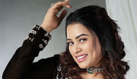 ஆடை குறித்து நடிகை பரீனாவின் பளிச் பதில்