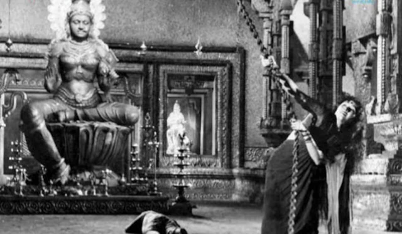 பிளாஷ்பேக் : தேசிய விருது பெற்ற தங்கப்பதுமை