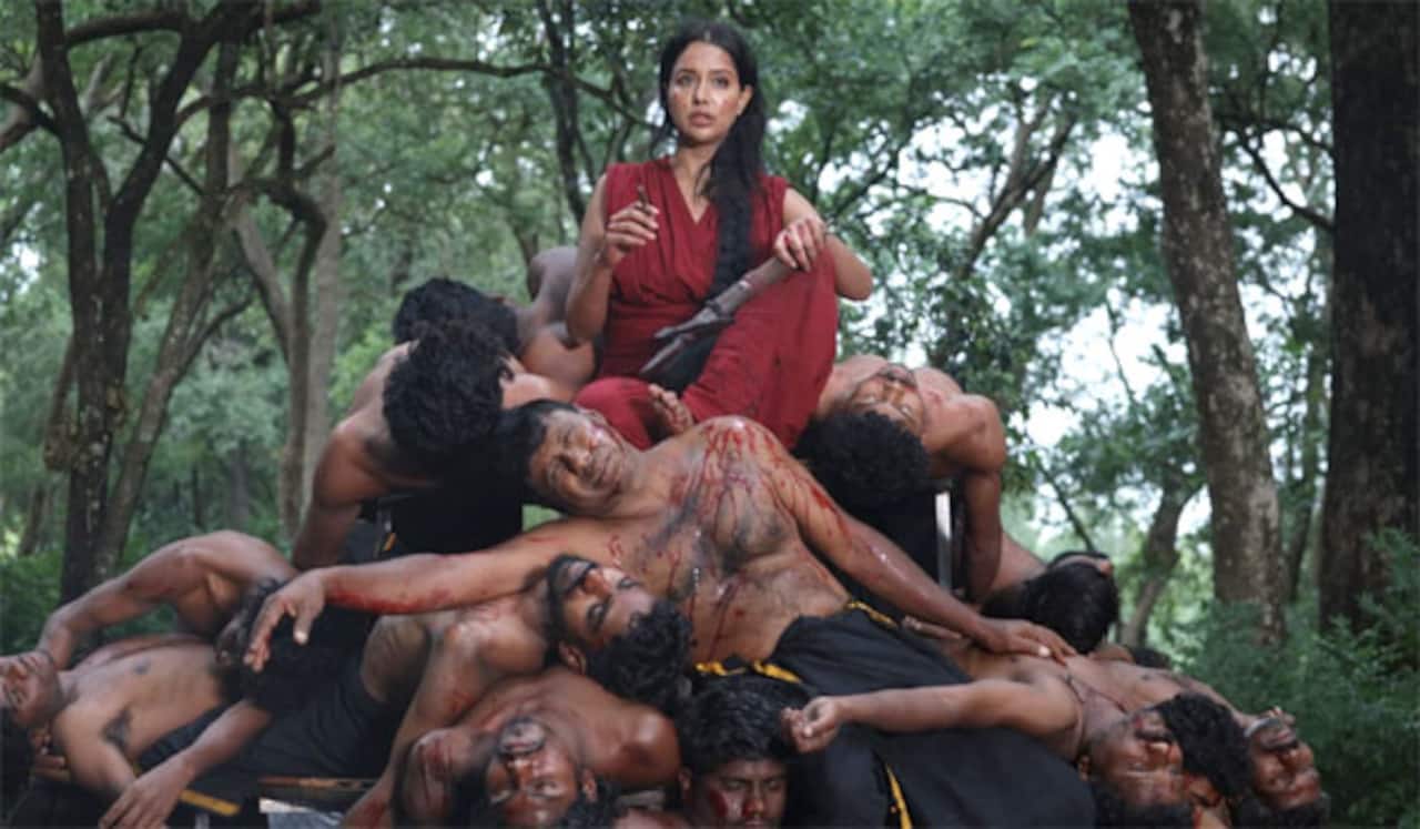 நோவா படத்தில் ஆக் ஷனில் ரைசா வில்சன்