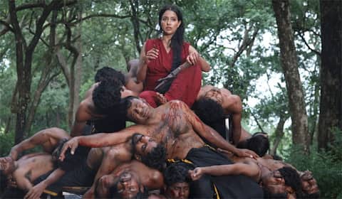 நோவா படத்தில் ஆக் ஷனில் ரைசா வில்சன்