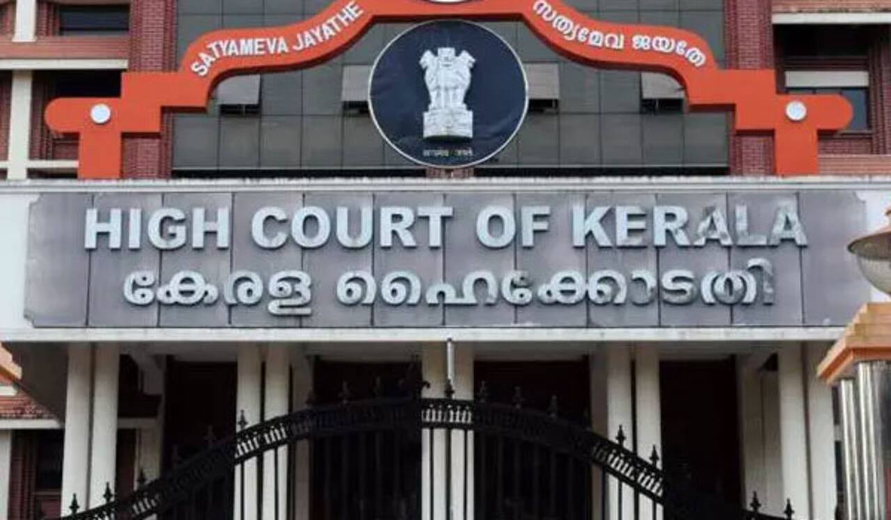 நடிகை கடத்தல் வழக்கு : மெமரி கார்டு விசாரணையில் இருந்து விலகிய நீதிபதி
