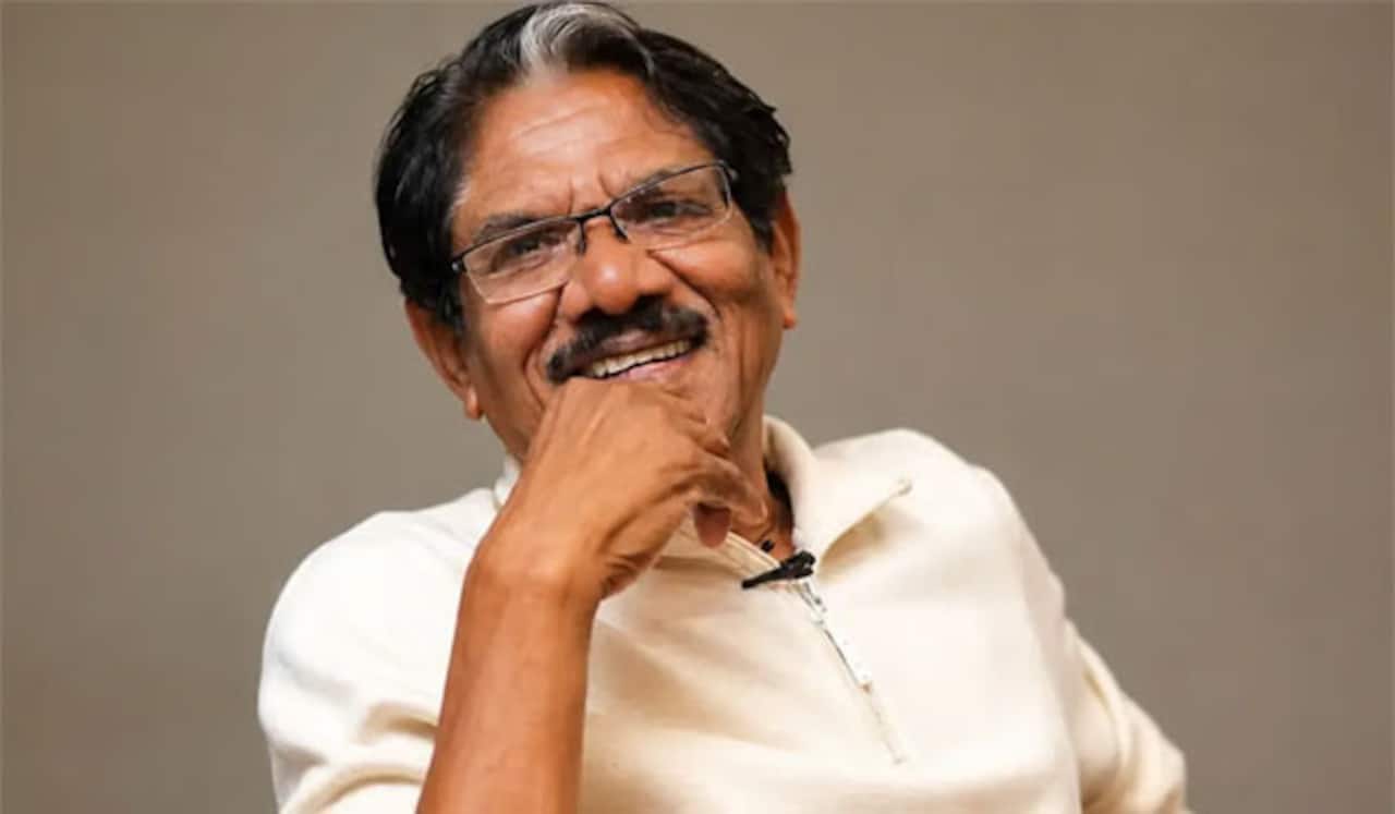 தேனி தோட்டத்தில் பாரதிராஜா உடல் அஞ்சலிக்காக வைப்பு : இறுதி அஞ்சலி செலுத்தும் ஊர் மக்கள்